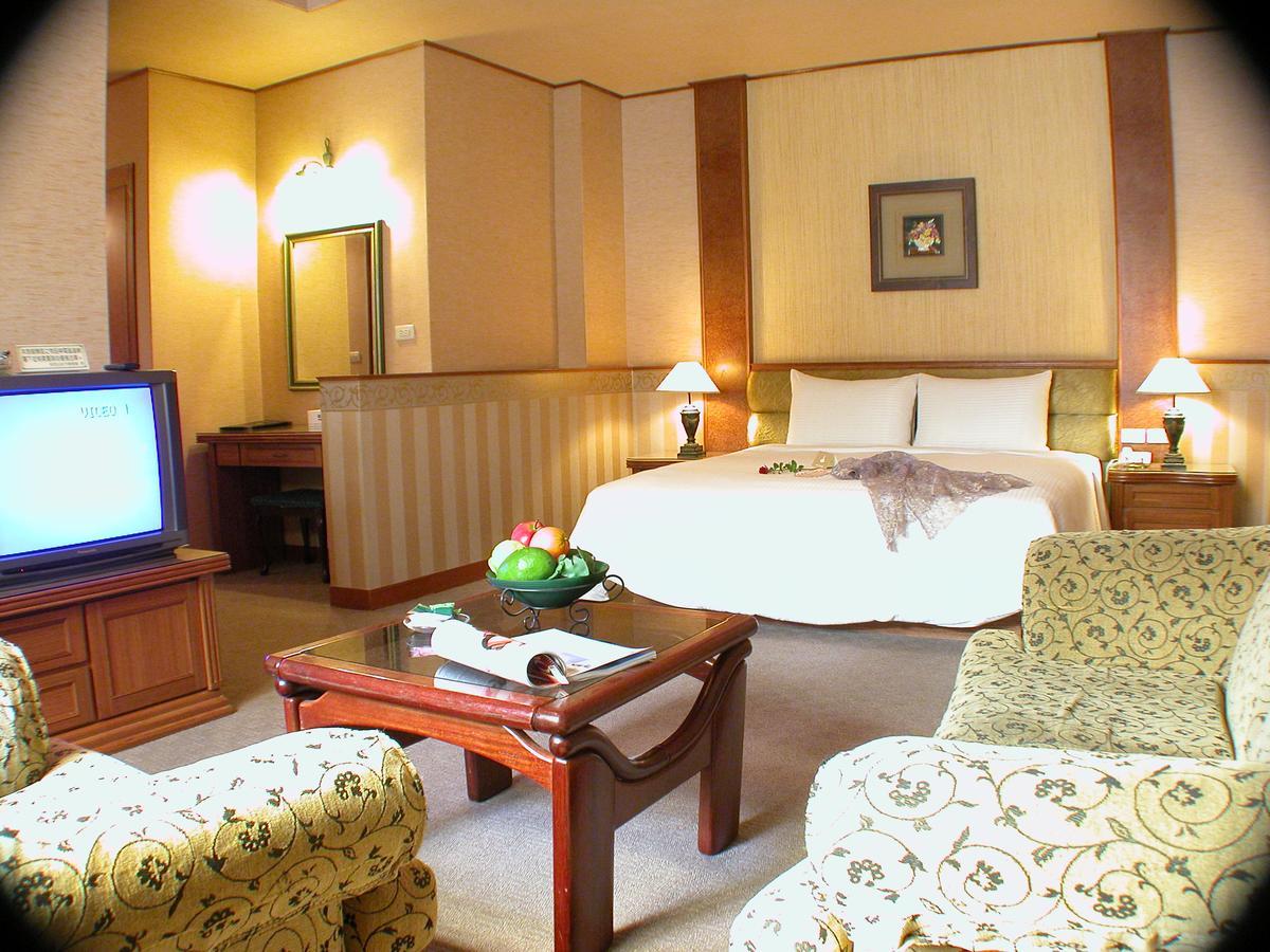 Park Motel Chiayi City Exterior foto