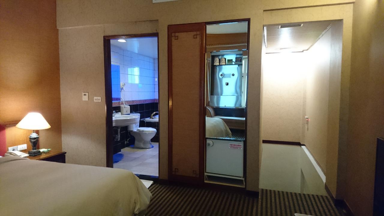 Park Motel Chiayi City Exterior foto