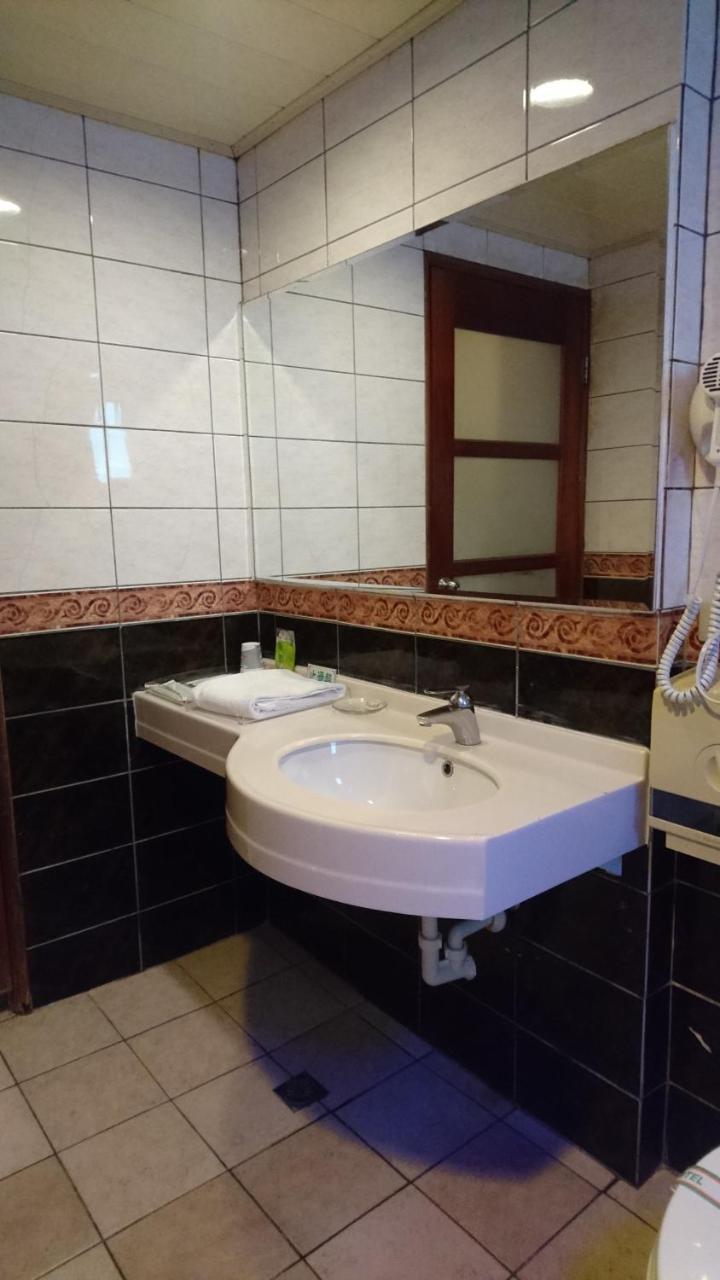 Park Motel Chiayi City Exterior foto